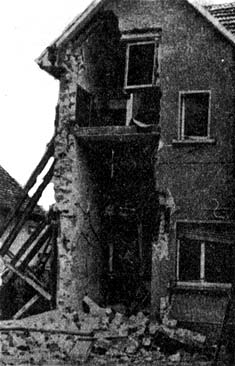 Дом, где помещалась мониторная служба радиостанции, после взрыва бомбы